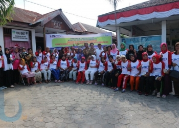 PT KDM Berikan Bantuan kepada Lansia