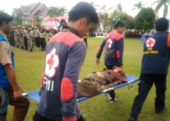 Puluhan Peserta Upacara Bendera Jatuh Pingsan 