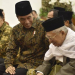 GANDENG MA'RUF: Jokowi resmi menggandeng Ma'ruf Amin sebagai cawapresnya di Pilpres 2019. (netz.id)