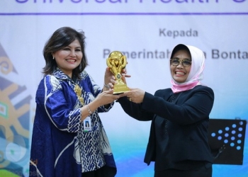 Pemkot Raih Penghargaan Universal Health Coverage  