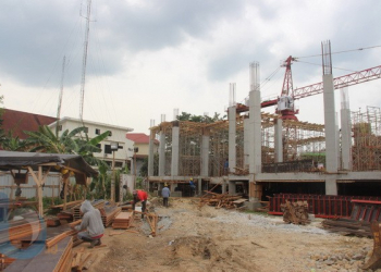 Gubernur Ngotot Bangun Masjid 