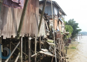 Rumah Ditabrak Tongkang, Perusahaan Diminta Bertanggung Jawab 