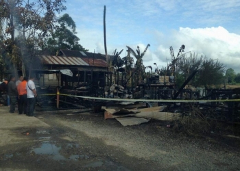 Tiga Bangunan di Melak Terbakar