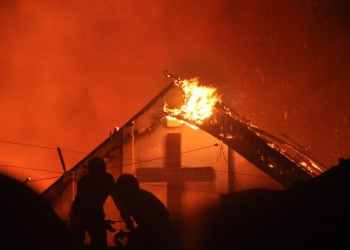Tenggarong Membara, Gereja dan Ruko Jadi Arang