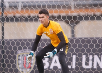 Latihan Perdana Urung Komplet