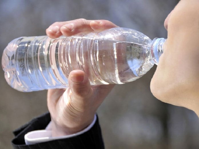 Amankah Minum dari Botol Plastik? 1