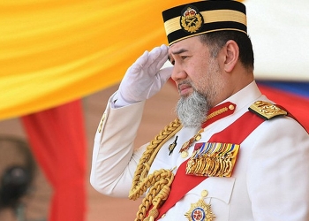 Sultan Muhammad V Mundur