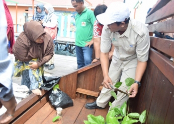 Wujudkan Kampung Hijau, Pupuk Kaltim Sosialisasikan Pembibitan Tanaman di Malahing