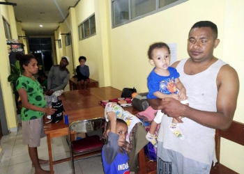 Kisah Penyelamatan Bayi Usia 5 dan 10 Bulan: Gendong Anak Berkejaran dengan Air Bah