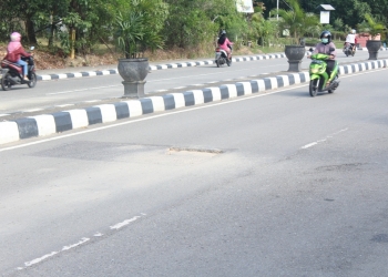 Jalan Cipto Mangunkusumo Rusak Sedang