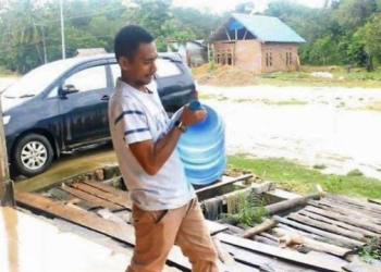 Tukang Galon Ini Lolos Jadi Anggota DPRD