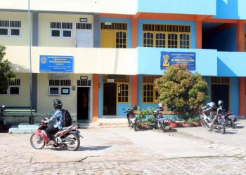 Sekolah Negeri Tambah Rombel, Sekolah Swasta Menjerit