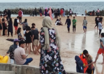 Wisatawan lokal maupun luar Bontang ramaikan pulau Beras Basah (BPBD Bontang for Bontangpost.id)