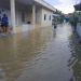 Banjir mulai memasuki rumah warga di Kelurahan Guntung. (Zaenul/Bontangpost.id)