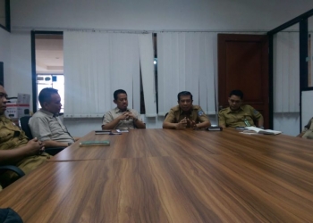 Disnaker bersama Badak LNG menggelar konferensi pers untuk mengklarifikasi statement terkait warga lokal kurang mampu bersaing (Arsyad/Bontangpost.id)