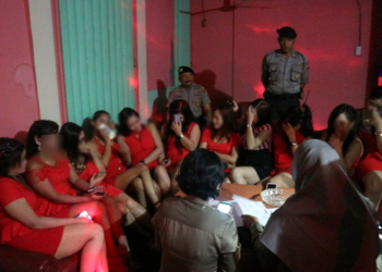 Puluhan pekerja di THM Prakla telah didata Satpol PP. Sekaligus disosialisasikan untuk membongkar kamar yang terdapat di belakang wisma (Arsyad/Bontangpost.id)