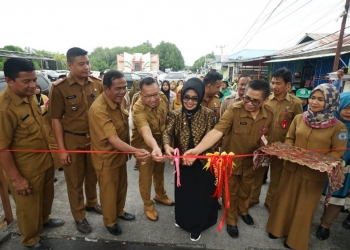 Neni Resmikan Lima Taman, Bakal Bangun di Tiap Kelurahan