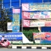 Pemasangan spanduk atau reklame di depan Ramayana Jalan MH Thamrin sempat menjamur, akibat minimnya pengawasan oleh pemerintah. (prokal)