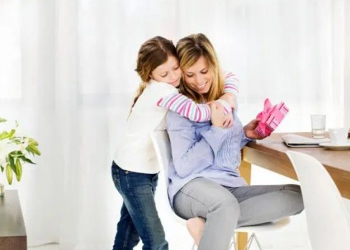 5 Fakta Mengagumkan Saat Perempuan Menjadi Seorang Ibu