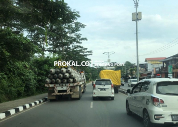 Beroperasi Siang Hari, Dishub Tegur Angkutan Tiang Pancang