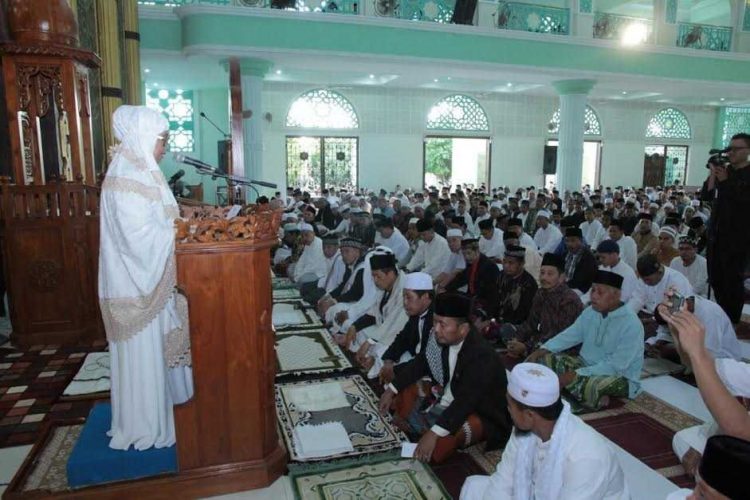 Kegiatan di tempat ibadah untuk sementara dihentikan sebagai antisipasi penyebaran virus korona.