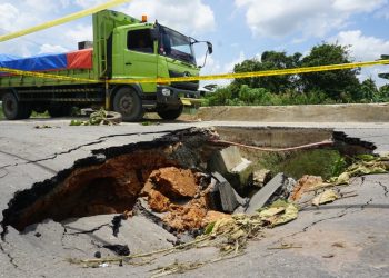 Jalan Sangatta-Bontang KM 7 Ambles, Polisi Lakukan Buka-Tutup Jalur