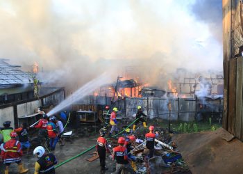 Korsleting Listrik, Belasan Rumah Terbakar
