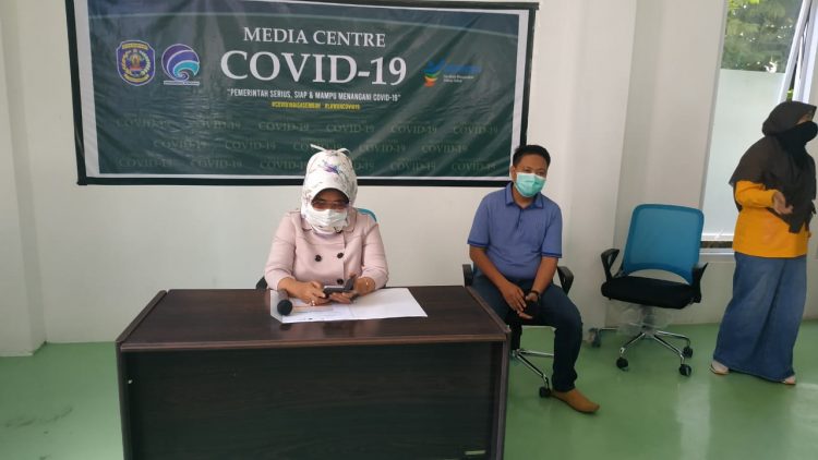 Wali Kota Neni dan tim Gugus Covid-19 saat konferensi pers beberapa waktu lalu. (Bontangpost.id)
