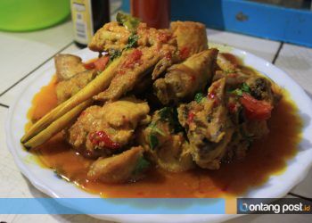 Ayam Woku Khas Manado yang Maknyus
