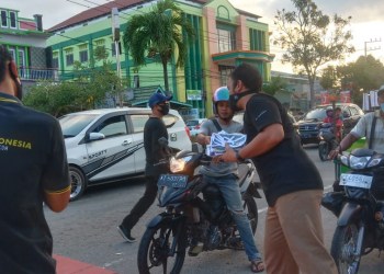 JCI Chapter Bontang Bagikan Masker dan Extrafooding