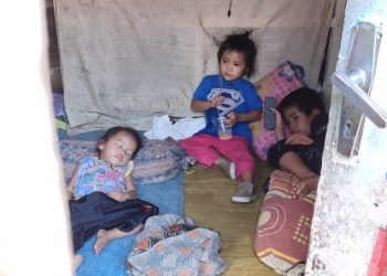 Kisah Keluarga Hamdana yang Kerap Makan Nasi dengan Garam