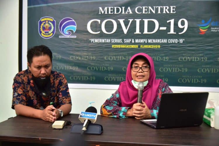 Wali Kota Bontang Neni Moerniaeni saat memberikan keterangan pers (Rusdien/Kominfo)