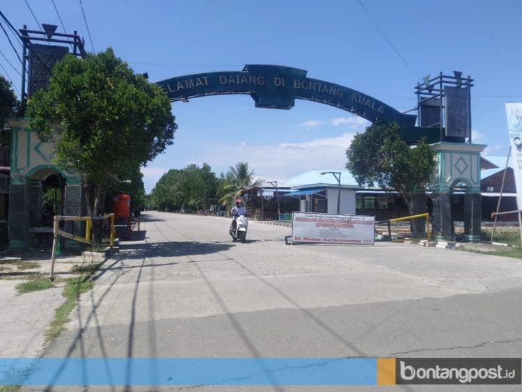 Suasana pintu masuk kawasan Bontang Kuala. (Fitri Wahyuningsih))