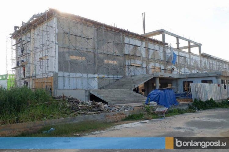 Pembangunan fasilitas penyelenggaraan MTQ di Stadion Bessai Berinta diprediksi rampung dalam empat bulan ke depan. (Fahreza Afia/KP)