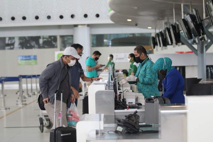 PT Garuda Indonesia berencana menaikkan harga tiket pesawat jika kebijakan jaga jarak (physical distancing) masih akan diberlakukan selama tatanan kehidupan baru (new normal).