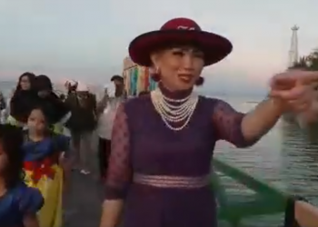 Rombongan Istri Petinggi Partai Liburan di Beras Basah yang Masih Ditutup