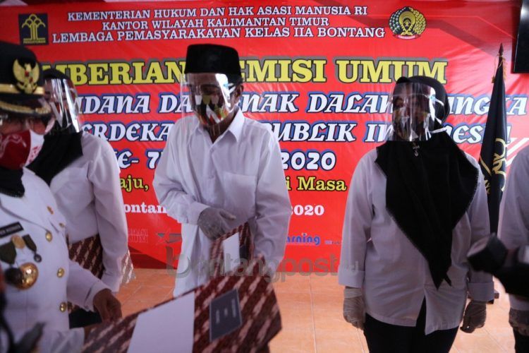 Salah satu WBP yang menerima keputusan mendapat remisi di HUT Kemerdekaan ke-75 RI. (Fitri/bontangpost.id)