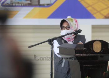 Wali Kota Bontang, Neni Moerniaeni saat memberikan sambutan dalam peresmian enam fasilitas publik di Bontang. (Nasrullah/Bontangpost.id)