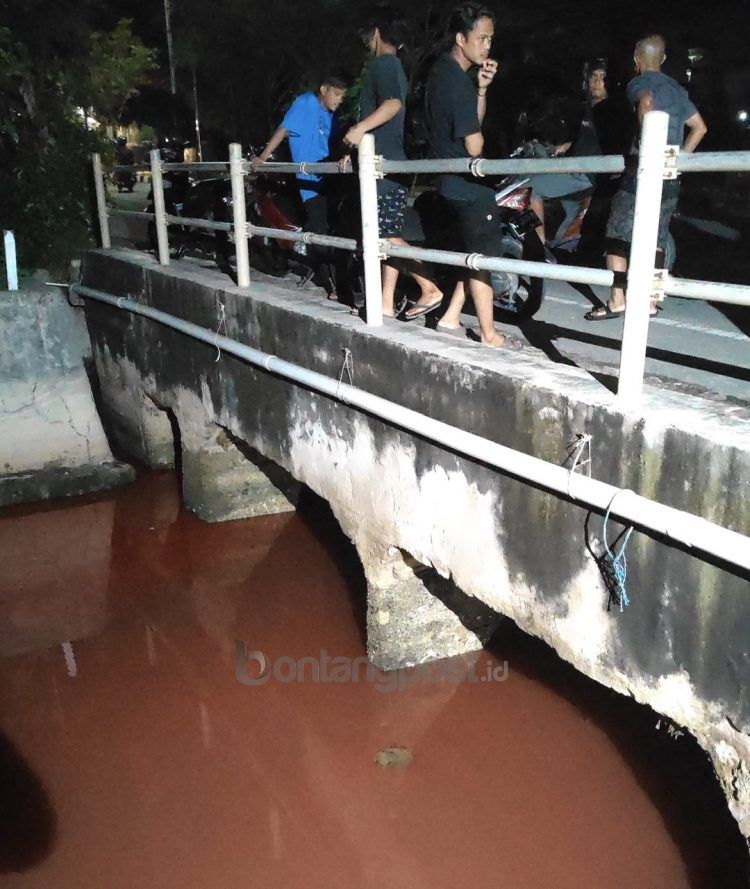 Warna Air Sungai Di Tanjung Laut Berubah Merah Bontang Post