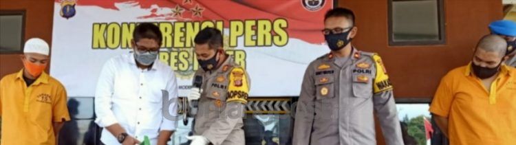 Kapolres Paser saar membeber kasus asusila.