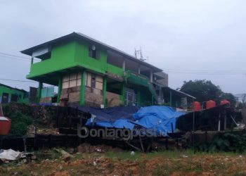 Masjid di Loktuan Terancam Ambles