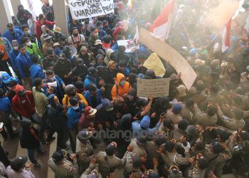 Kantor DPRD Bontang Diduduki Massa, Dua Fraksi Tolak Omnibus Law