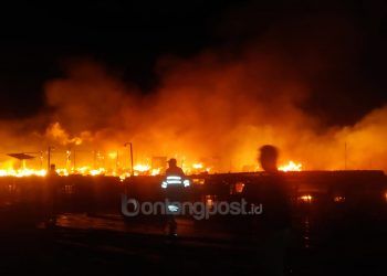 BREAKING NEWS!!! Kebakaran di Bontang Kuala