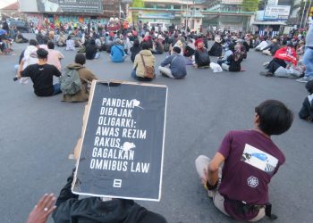 Akademisi Menolak Omnibus Law