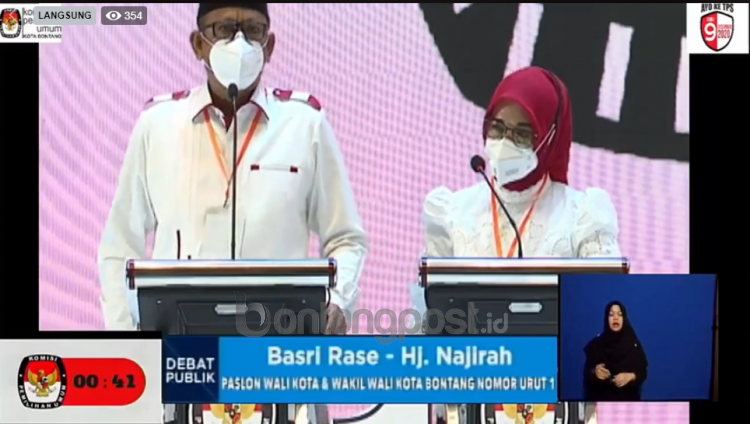 Basri-Najirah saat debat publik jelang pilkada.