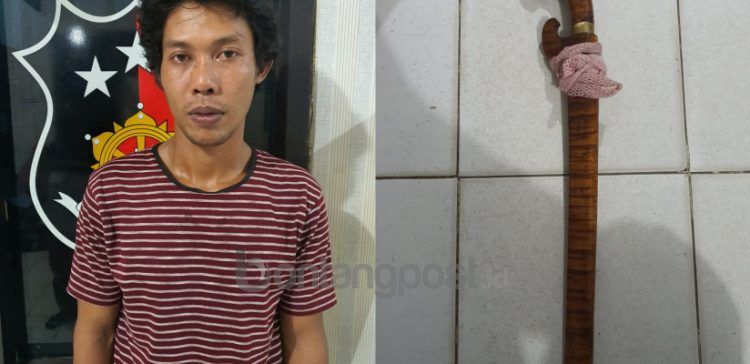 Tersangka dan barang bukti.