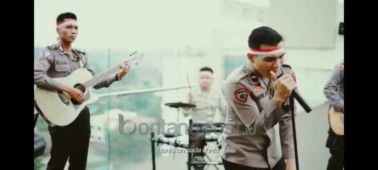 Potongan video clip Pemuda Indonesia.