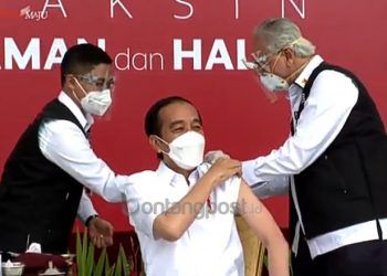 Nyuntik Vaksin Covid-19 ke Jokowi, Prof Abdul Ngaku Gemetaran