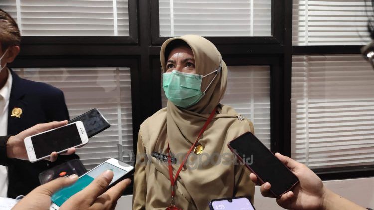 Sekretaris Kota (Sekkot) Aji Erlynawati usai menghadiri RDP di kantor DPRD Bontang (Nasrullah/bontangpost.id)