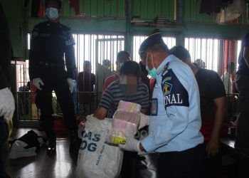 Ada Sajam dan Ponsel di Kamar Tahanan, 48 Napi Kena Hukum